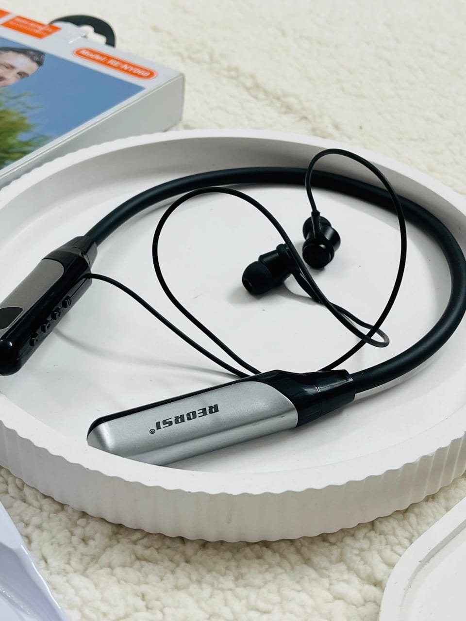 Regrsi RE-NY060 Wireless Neckband - Image 2