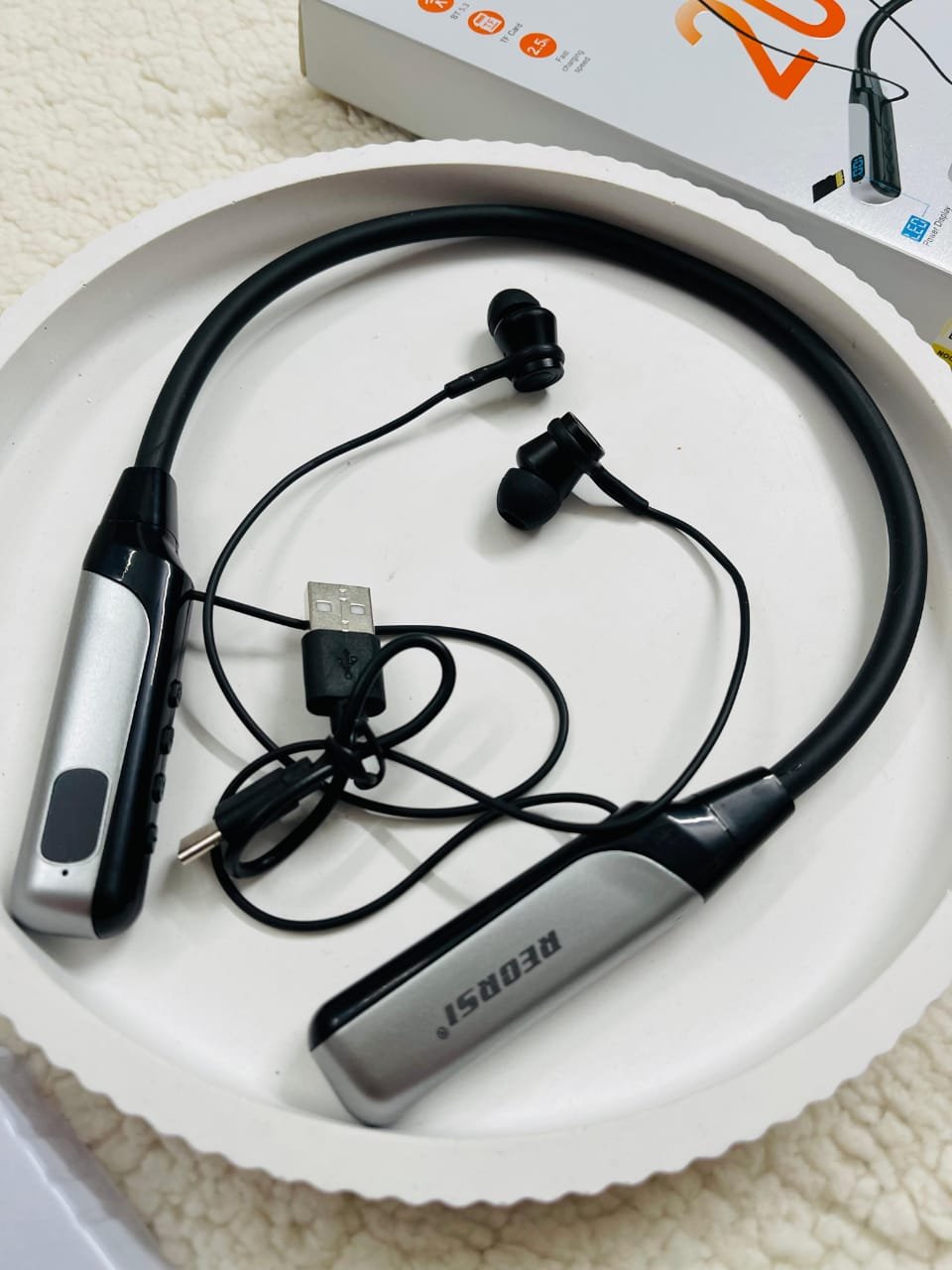 Regrsi RE-NY060 Wireless Neckband - Image 4